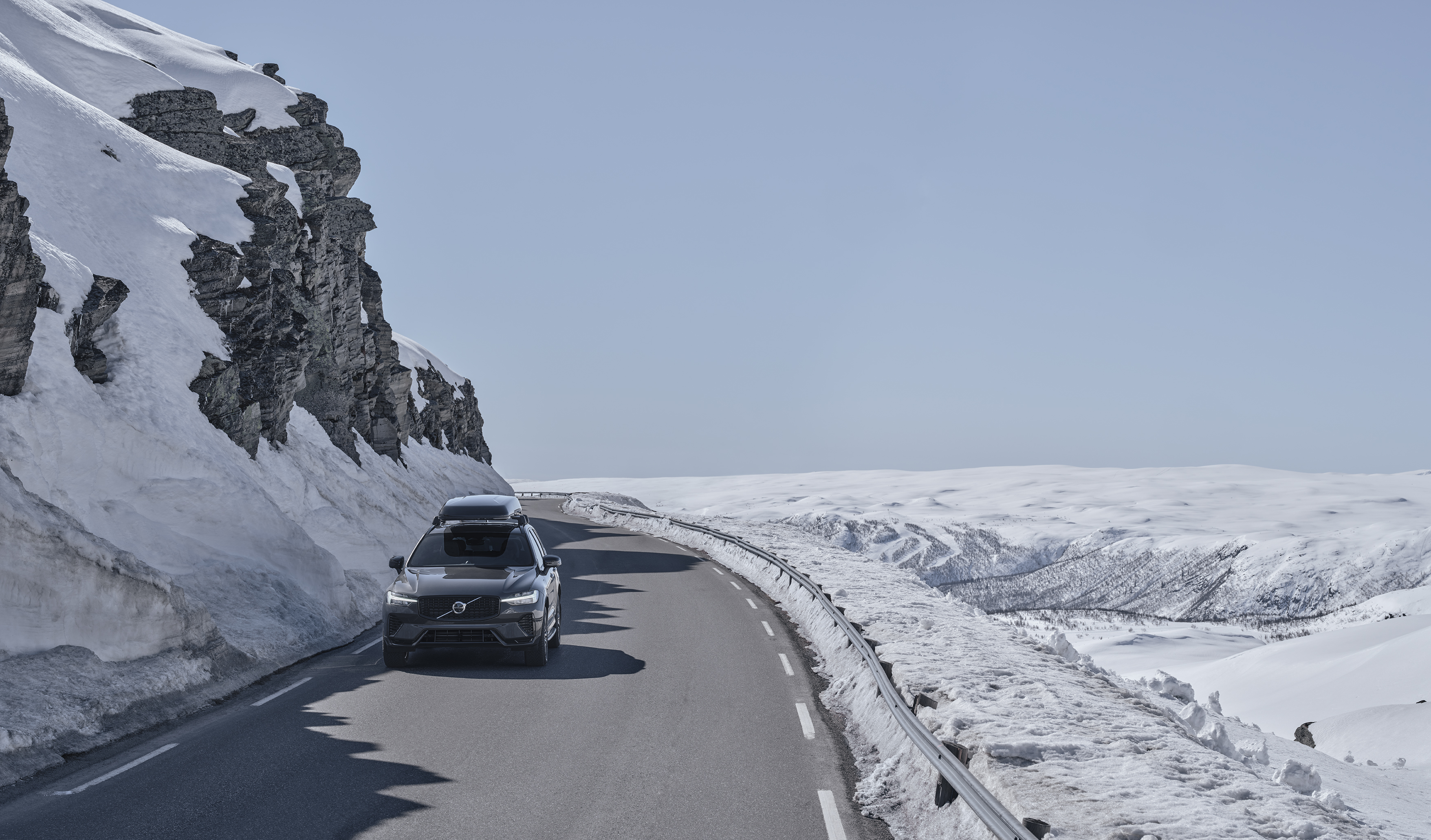 Bild VOL2311 CH STARK0001 Roof Box 430 Winter 1 RGB Lowres